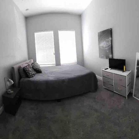 Entire House-Comfy/Close To Downtown/Ybor Tampa Exterior photo